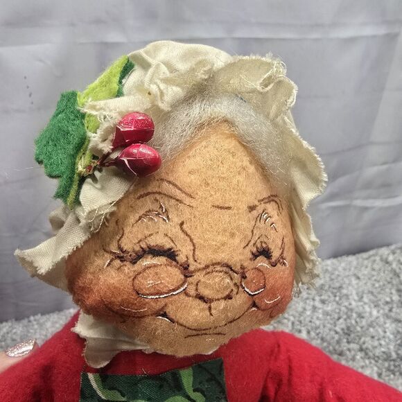 1970s Vintage Annalee Mobilite Santa Claus and Mrs Claus